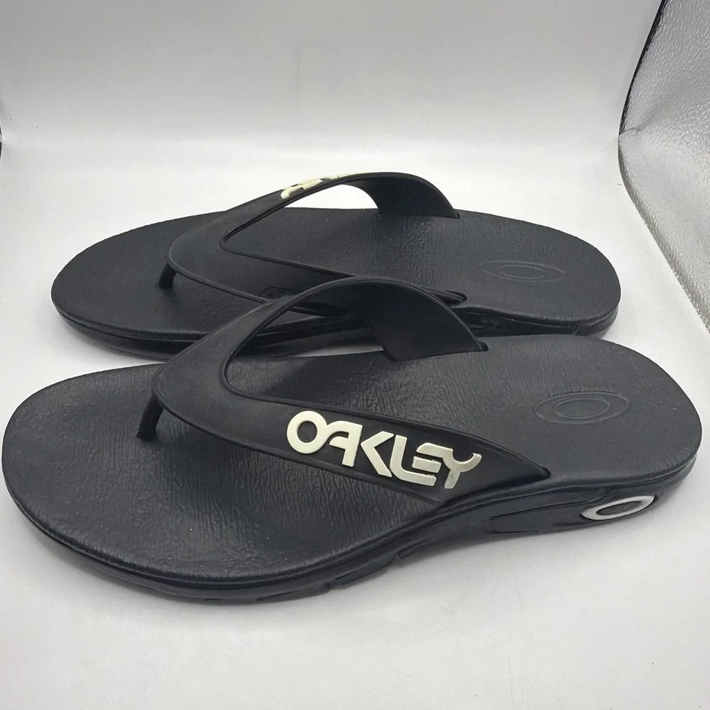 Oakley Flip Flop Men's Slip-On Sandal Size 8 new